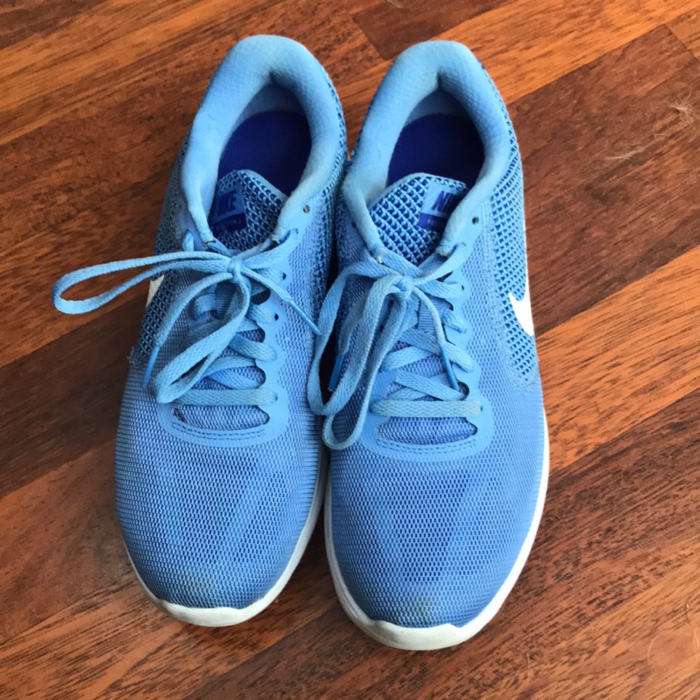 Blue Nike sneakers - Revolution 3